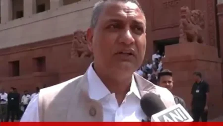 Sudhakar Singh, Samajwadi Party MLA, Honored by UP Assembly